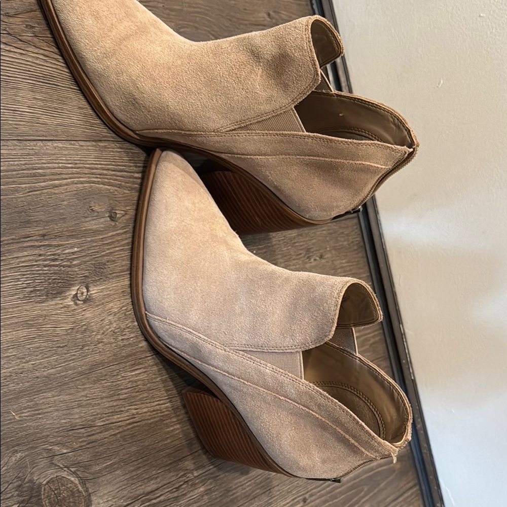 Vince Camino tan boots